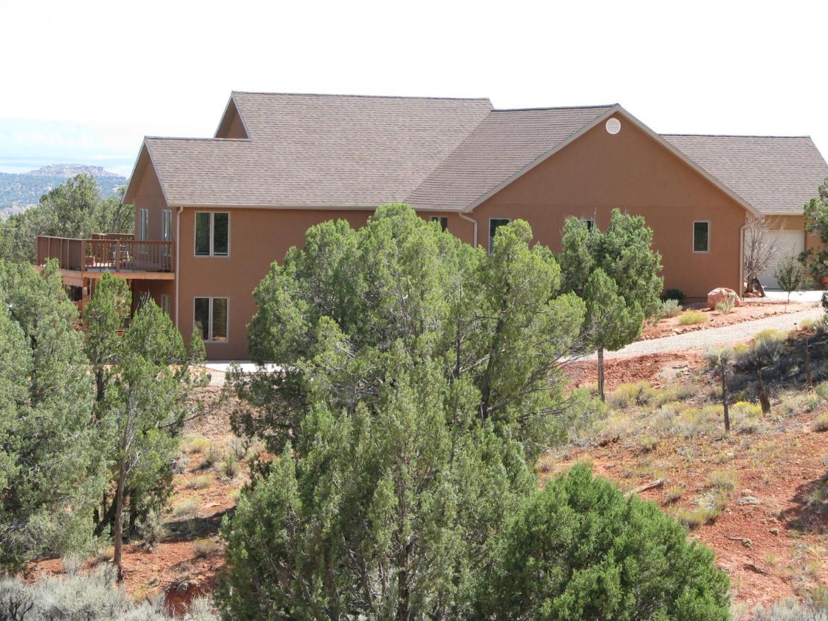 Апартаменты Red Rock Hacienda Канаб Экстерьер фото